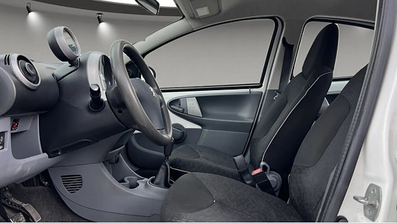 Peugeot 107 5 of 7