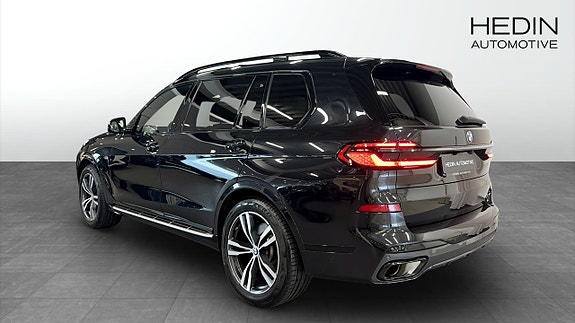BMW X7 2 of 5