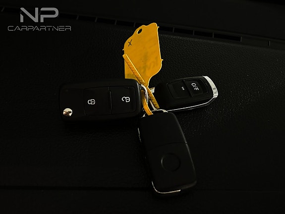 Volkswagen Amarok 25 of 25