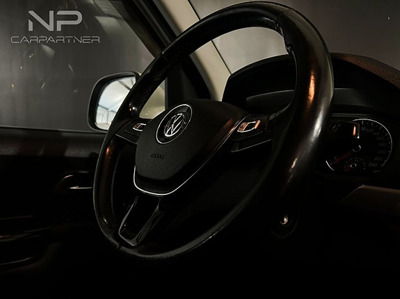 Volkswagen Amarok 13 of 25