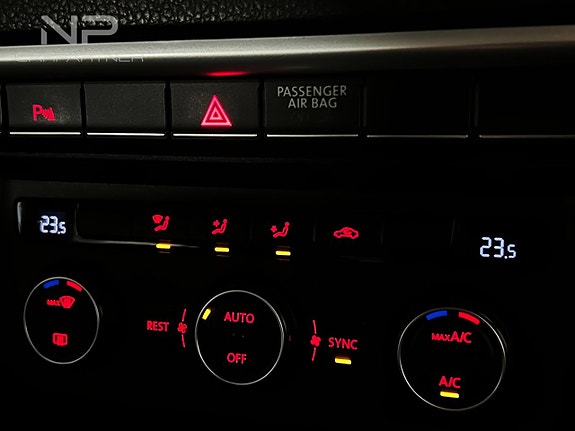 Volkswagen Amarok 22 of 25