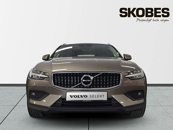 Volvo V60 Cross Country 4 of 5