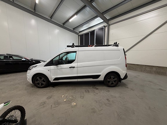 Ford Transit Connect 8 of 29