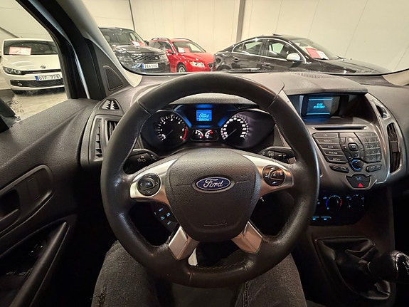 Ford Transit Connect 25 of 29