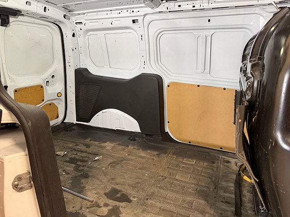 Ford Transit Connect 18 of 29