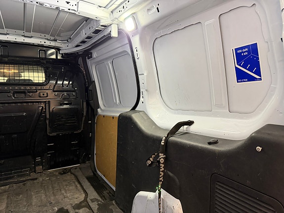 Ford Transit Connect 21 of 29