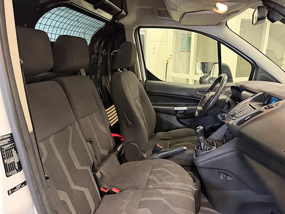 Ford Transit Connect 22 of 29