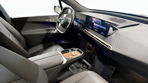 BMW iX 3 of 5
