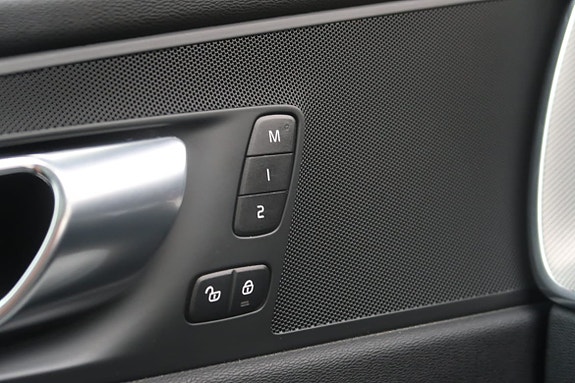 Volvo XC60 21 of 23