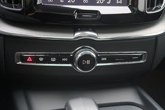 Volvo XC60 14 of 23