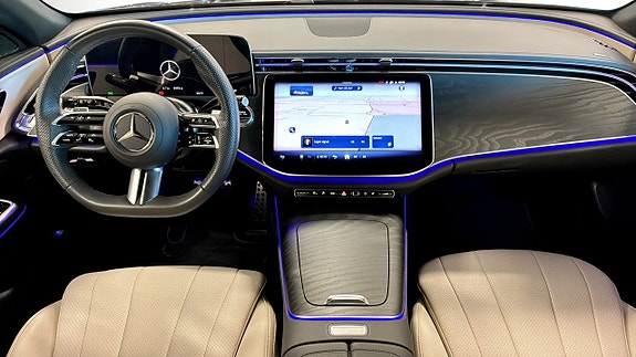 Mercedes-Benz E300 de 4 of 14