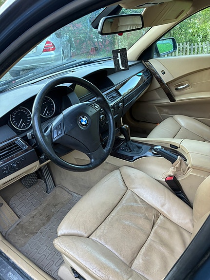 BMW 525i 5 of 5