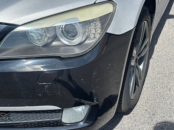 BMW 750i 11 of 18