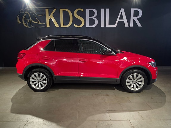 Volkswagen T-Roc 4 of 5