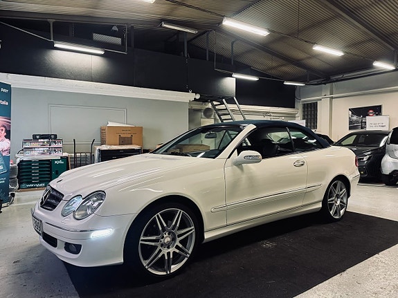 Mercedes-Benz CLK350 8 of 18