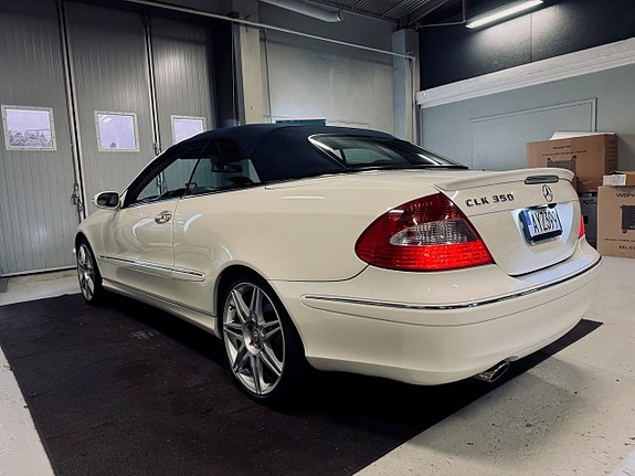 Mercedes-Benz CLK350 7 of 18