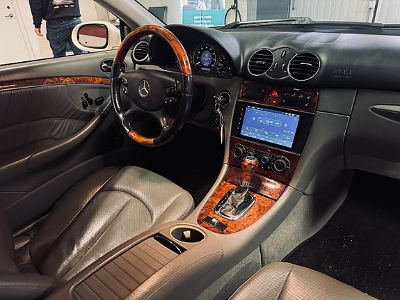 Mercedes-Benz CLK350 12 of 18