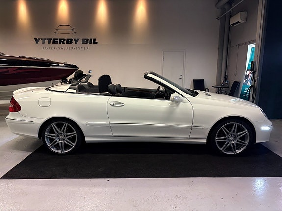 Mercedes-Benz CLK350 2 of 18