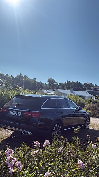 Mercedes-Benz E220 d 3 of 5