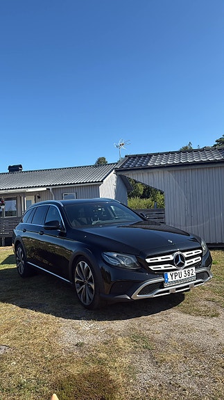 Mercedes-Benz E220 d 4 of 5
