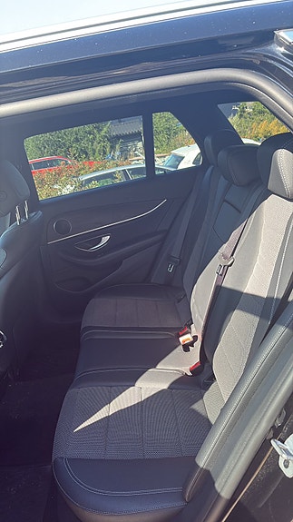 Mercedes-Benz E220 d 7 of 8
