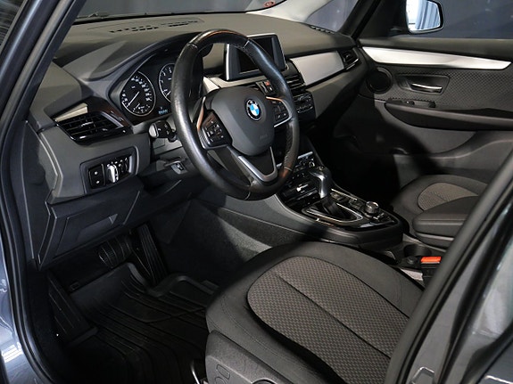 BMW 218d 7 of 19