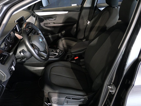 BMW 218d 8 of 19