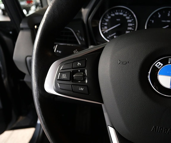 BMW 218d 11 of 19