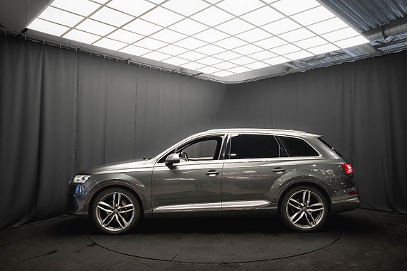 Audi Q7 9 of 27