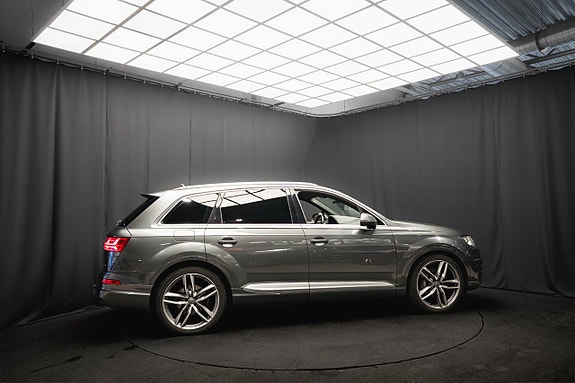 Audi Q7 5 of 5