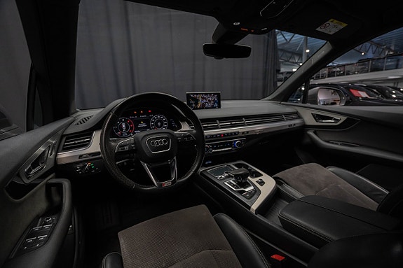 Audi Q7 11 of 27