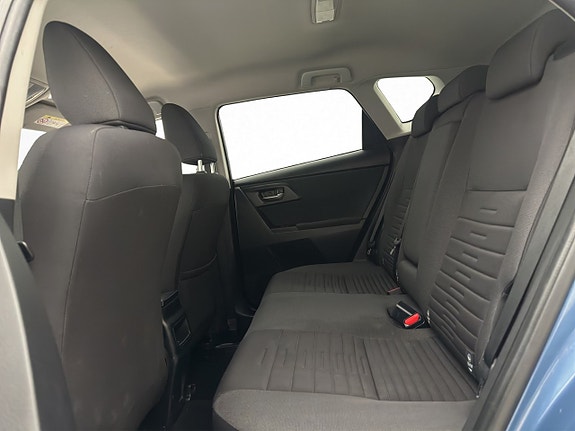 Toyota Auris 13 of 23