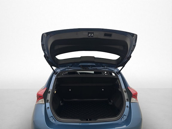 Toyota Auris 23 of 23