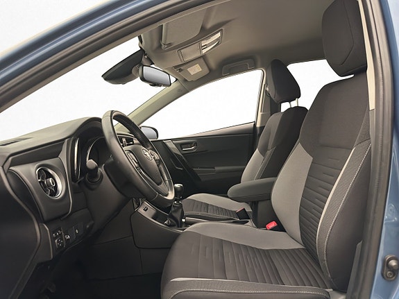 Toyota Auris 9 of 23
