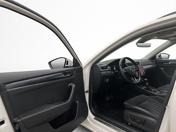 Skoda Superb 8 of 28