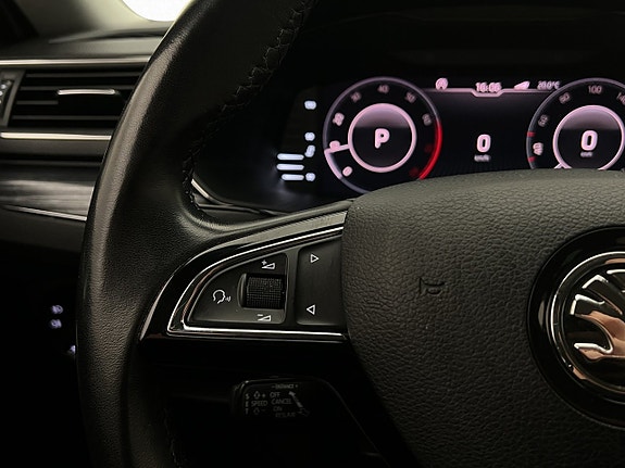 Skoda Superb 16 of 28