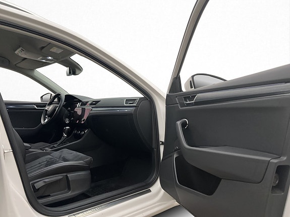 Skoda Superb 12 of 28