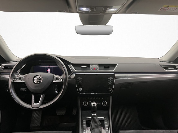 Skoda Superb 14 of 28