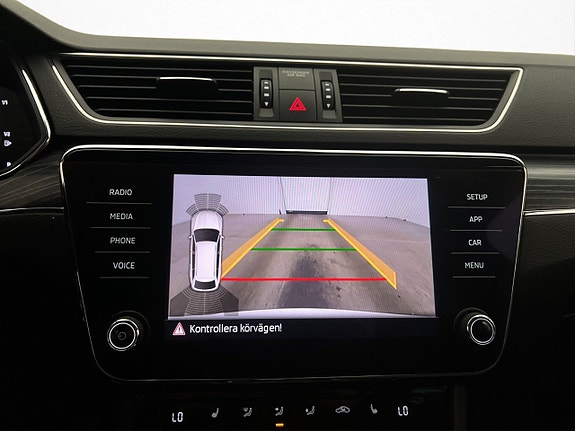 Skoda Superb 21 of 28
