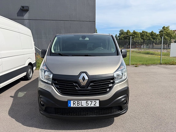 Renault Trafic 2 of 5
