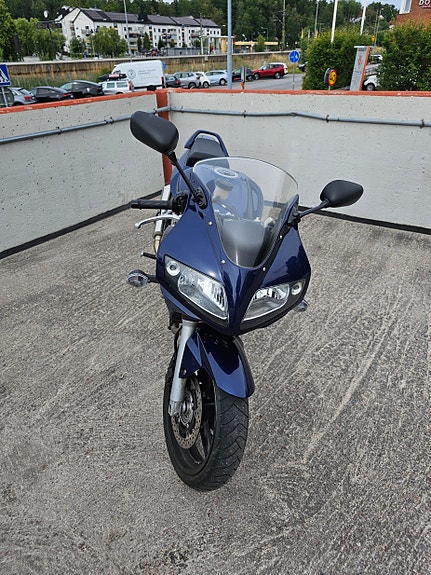 Suzuki SV650S ABS 2 of 4