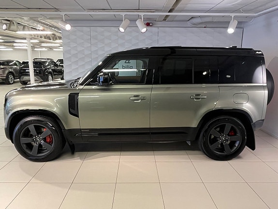 Land Rover Defender 110 3 of 5