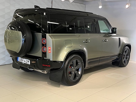 Land Rover Defender 110 5 of 5