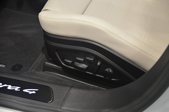 Porsche Panamera 4 23 of 23