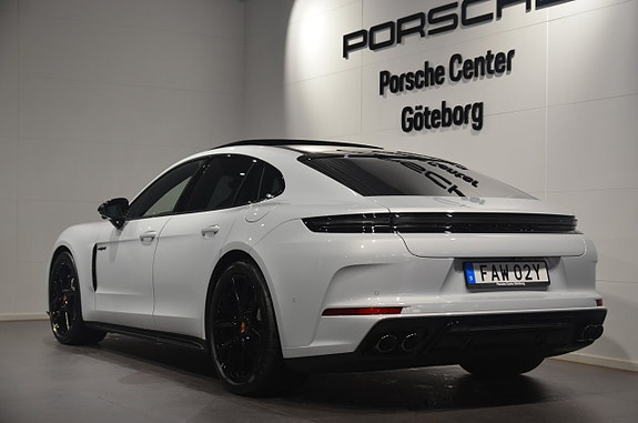 Porsche Panamera 4 6 of 23