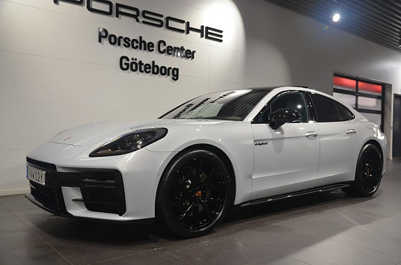 Porsche Panamera 4 8 of 23
