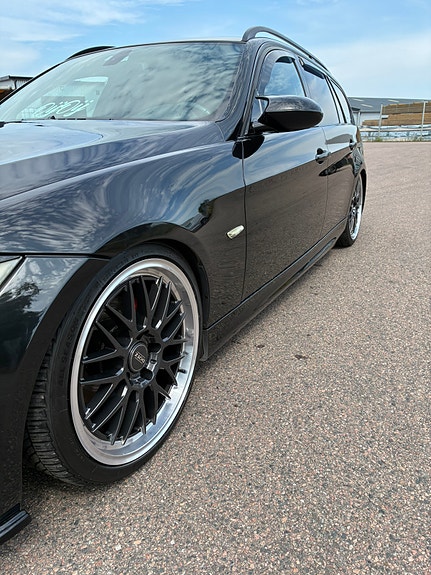 BMW 320d 4 of 9