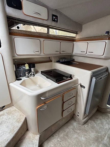 SEA RAY SUNDANCER 330 – 1992 VÄLVÅRDAD KLASSIKER 7 of 12
