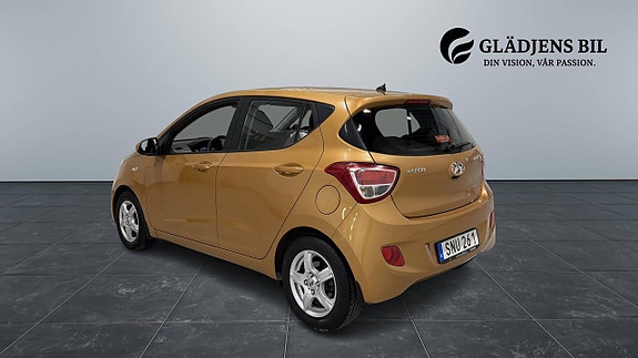 Hyundai i10 5 of 21