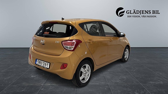 Hyundai i10 7 of 21